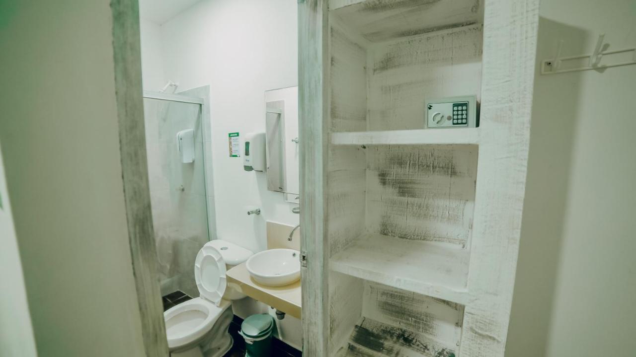 Green Covenas By Bernalo Hotels Екстер'єр фото